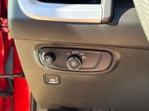 Used 2024 GMC Terrain SLE FWD image 23