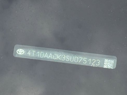 Used 2025 Toyota Camry LE image 34