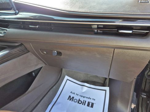 Used 2021 Cadillac Escalade ESV Premium Luxury w/ Driver Assist Tech Package image 31