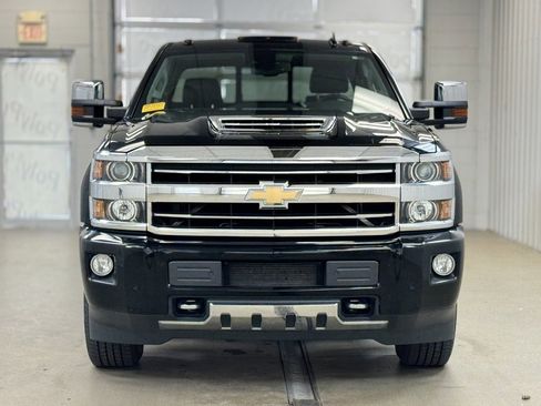 Used 2019 Chevrolet Silverado 2500 High Country w/ Duramax Plus Package image 2