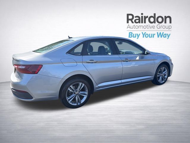 Used 2024 Volkswagen Jetta SE FWD image 7