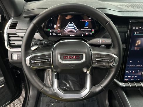 Used 2025 GMC Acadia Elevation AWD/4WD image 13