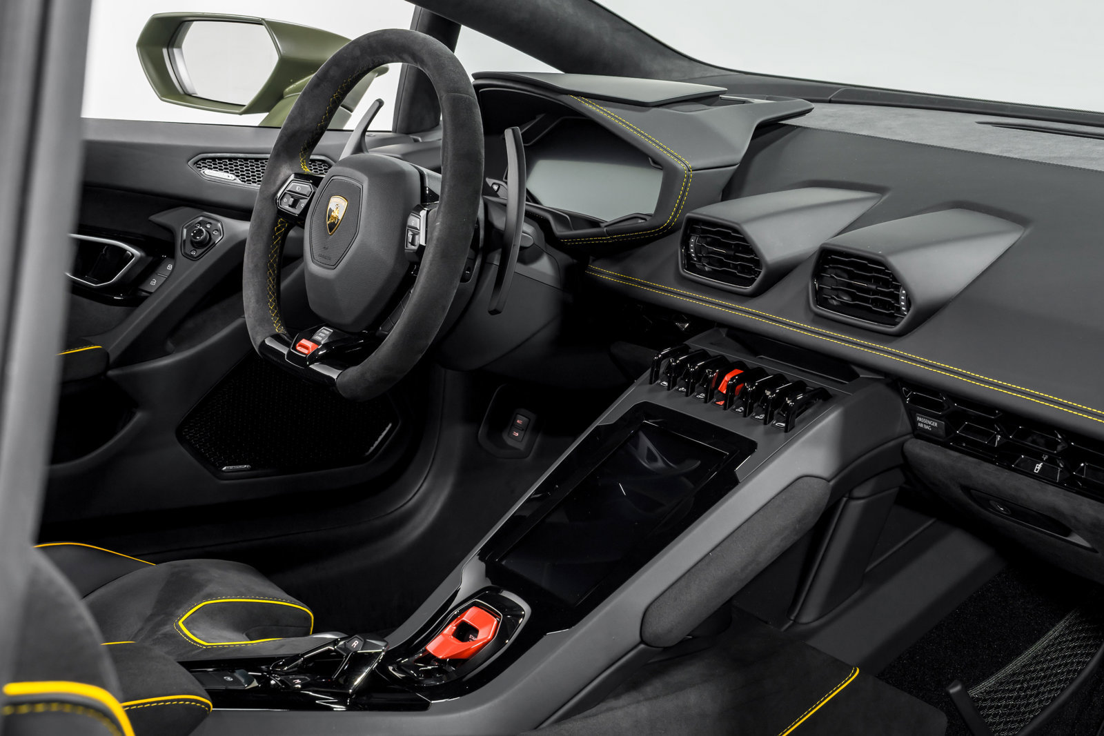 Used 2022 Lamborghini Huracan EVO RWD image 33