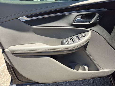 Used 2017 Chevrolet Impala LT FWD image 14