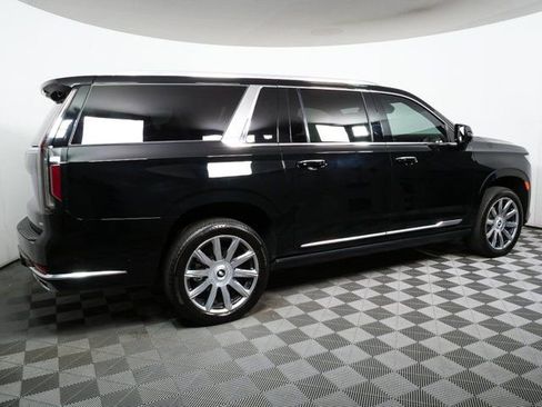 Used 2023 Cadillac Escalade ESV Premium Luxury Platinum image 28