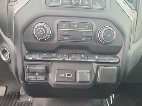 Used 2025 Chevrolet Silverado 1500 Custom Trail Boss w/ LPO, Dark Essentials Package AWD/4WD image 31