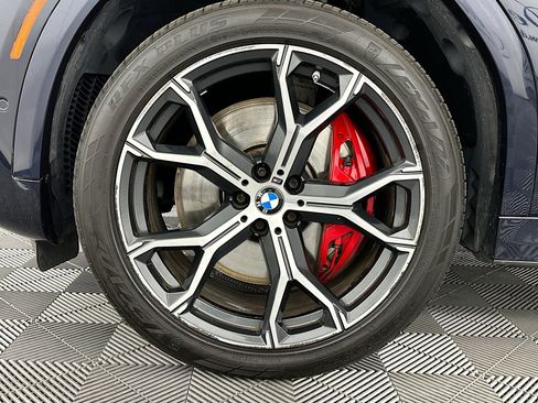Used 2022 BMW X6 M50i image 34