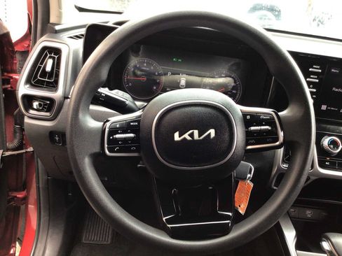 Used 2023 Kia Sorento LX FWD image 15