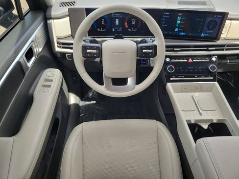Used 2025 Hyundai Santa Fe SEL FWD image 26