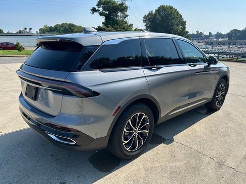 Used 2024 Lincoln Nautilus Premier w/ Equipment Group 102A AWD/4WD image 5