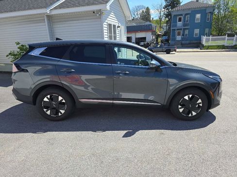 Used 2026 Kia Sportage LX FWD image 3