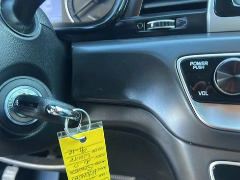 Used 2018 Hyundai Sonata SE FWD image 16