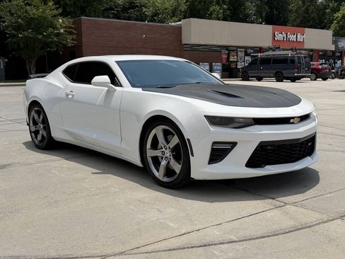 Used 2017 Chevrolet Camaro SS RWD image 3