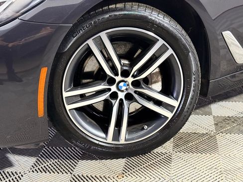Used 2023 BMW 530i xDrive w/ Convenience Package AWD/4WD image 2