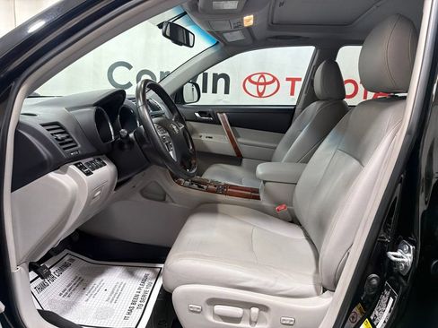 Used 2013 Toyota Highlander Limited AWD/4WD image 24