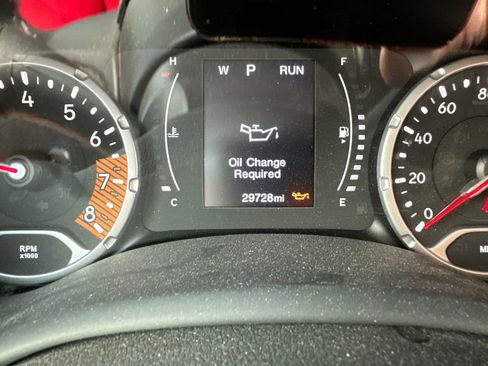 Used 2023 Jeep Renegade Latitude w/ Premium Group AWD/4WD image 10