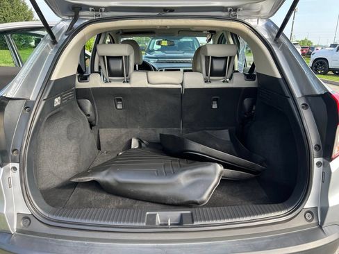 Used 2019 Honda HR-V LX image 9