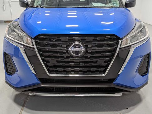 Used 2023 Nissan Kicks S image 2