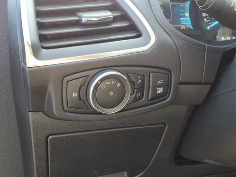 Used 2024 Ford Edge Titanium image 15