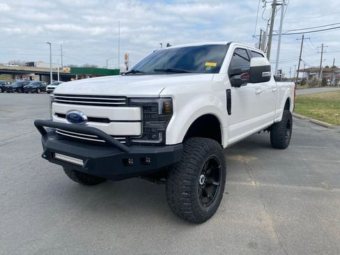 Used 2019 Ford F250 Lariat w/ Lariat Ultimate Package image 3