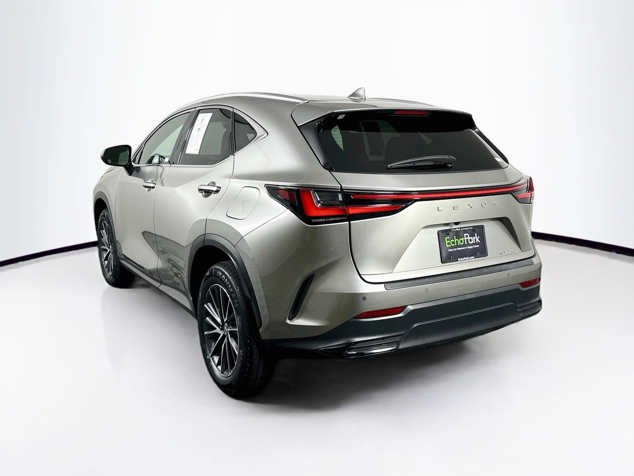 Used 2025 Lexus NX 250 FWD w/ Accessory Package (2T) image 5