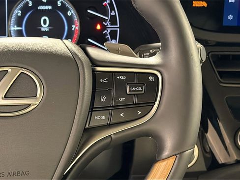 Certified 2025 Lexus ES 350 Ultra Luxury w/ Accessory Package (Z2) image 19