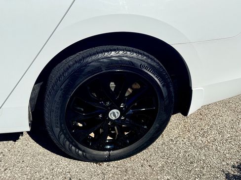 Used 2019 Nissan Sentra SV FWD image 11