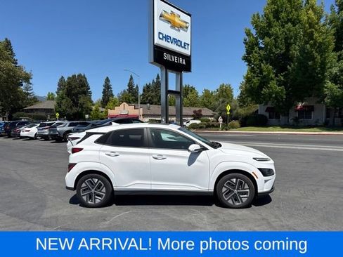 Used 2023 Hyundai Kona SEL FWD image 1