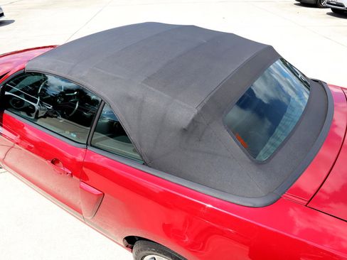 Used 2013 Ford Mustang Premium image 29