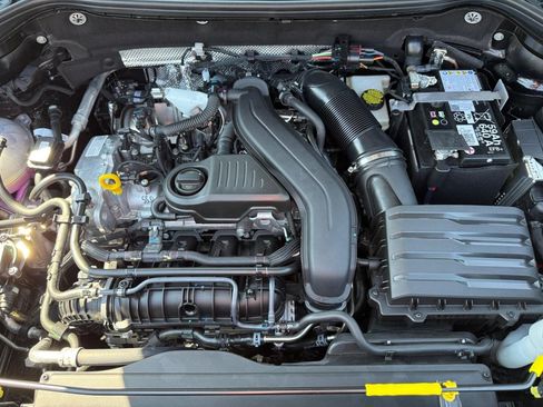 New 2026 Volkswagen Taos SE AWD/4WD image 16