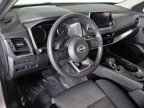 Used 2024 Nissan Rogue SV image 24