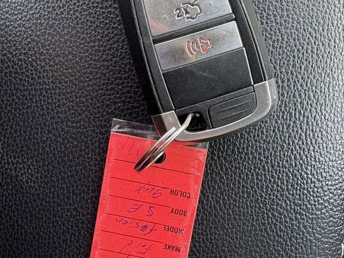 Used 2019 Ford Fusion SE image 10