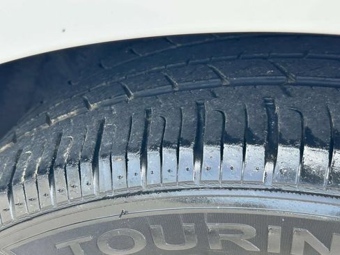 Used 2014 Ford Fusion SE FWD image 11