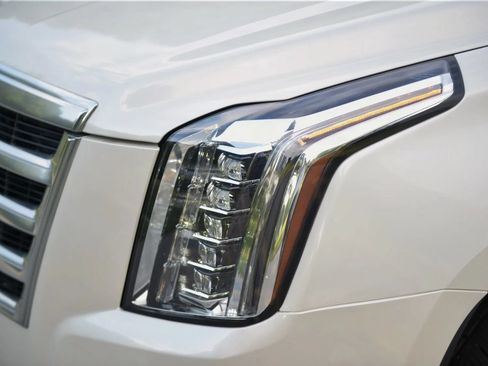 Used 2015 Cadillac Escalade Premium AWD/4WD image 54