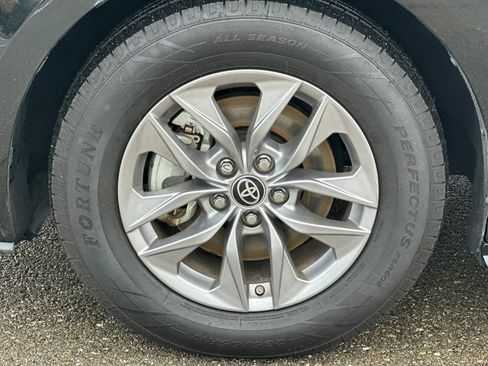 Used 2023 Toyota Sienna XLE image 45