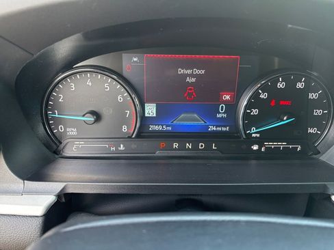 Used 2022 Ford Explorer XLT w/ Equipment Group 202A AWD/4WD image 12