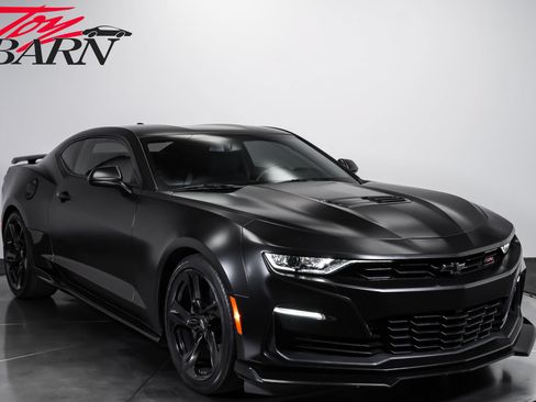 Used 2022 Chevrolet Camaro SS RWD image 7