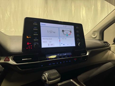 Used 2021 Toyota Sienna XLE w/ XLE Plus Package image 8