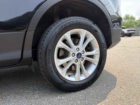 Used 2017 Ford Escape SE FWD image 15