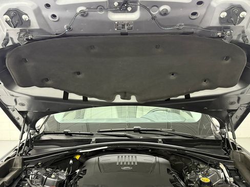 Used 2018 Land Rover Range Rover Velar R-Dynamic SE image 67