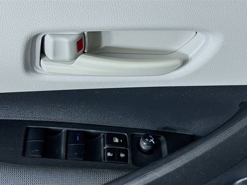 Used 2022 Toyota Corolla L FWD image 21