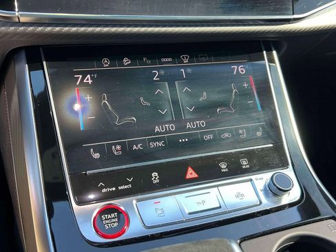 Used 2025 Audi RS Q8 performance image 29