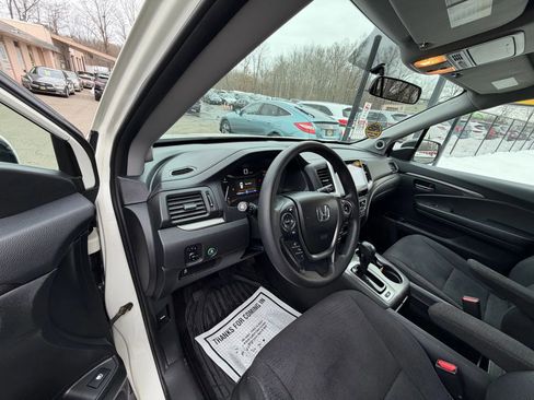 Used 2017 Honda Pilot EX image 9