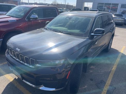 Used 2023 Jeep Grand Cherokee L Limited w/ Luxury Tech Group II image 2