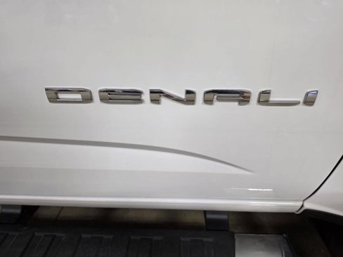 Used 2021 GMC Canyon Denali AWD/4WD image 11