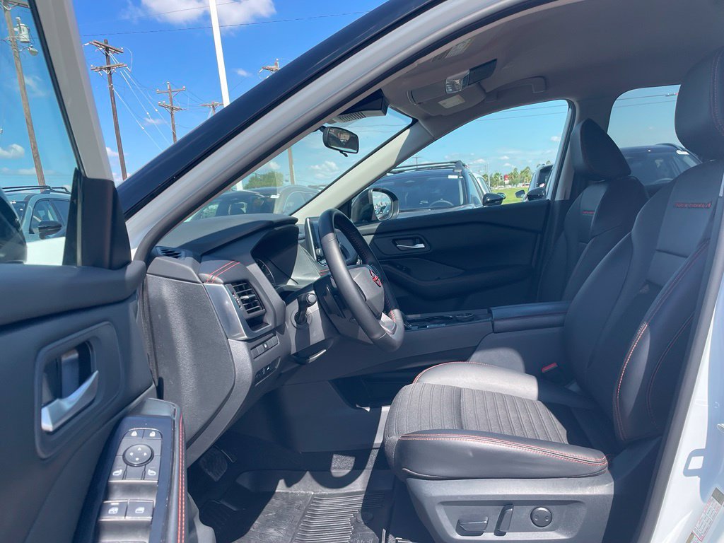 Certified 2025 Nissan Rogue SV AWD/4WD image 19