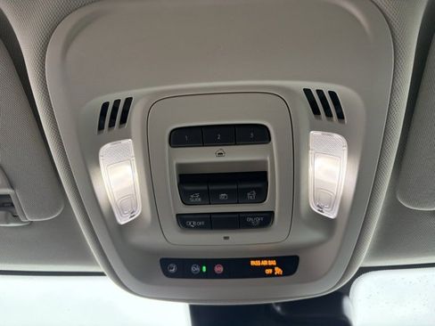 Used 2023 Buick Envision Essence w/ Technology Package I image 37