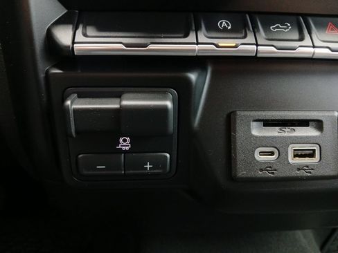 Used 2019 Chevrolet Silverado 1500 LT w/ Texas Edition RWD image 9