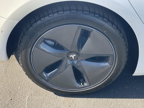 Used 2018 Tesla Model 3 Long Range image 30