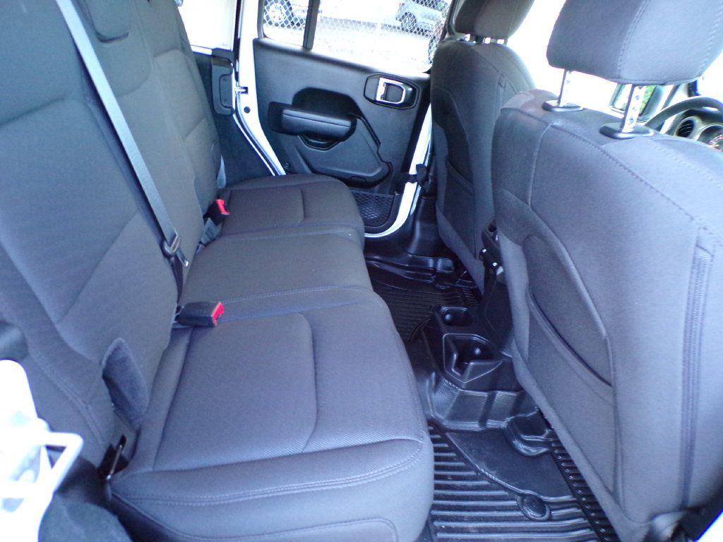 Used 2023 Jeep Wrangler Unlimited Sport AWD/4WD image 9